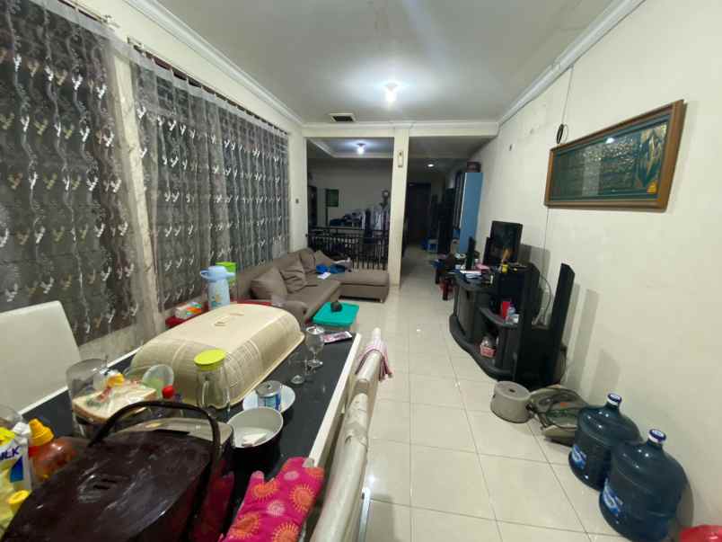 rumah jl lapangan bola kebun jeruk