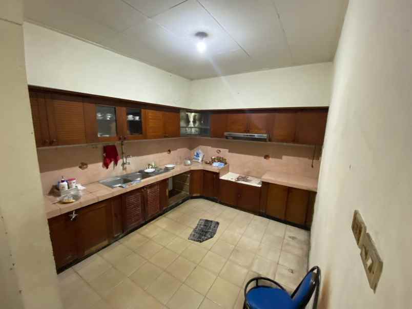 rumah jl lapangan bola kebun jeruk