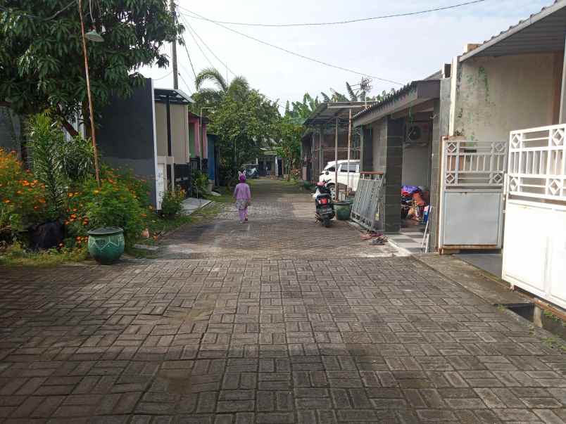 rumah jl mirah delima 5 6 no 11
