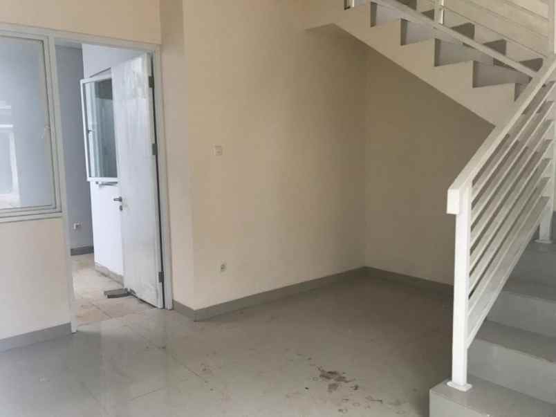 rumah jl raya kranggan