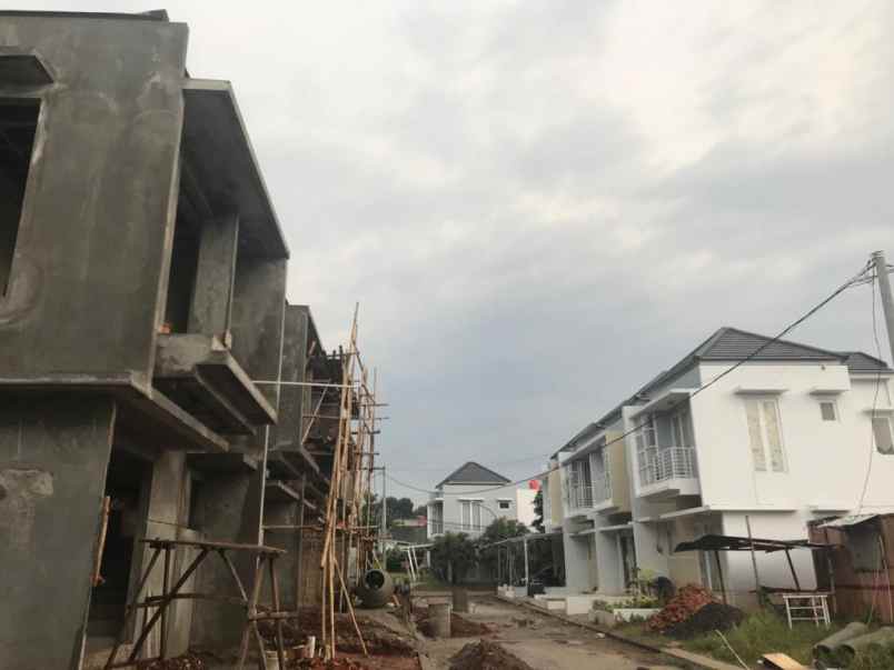 rumah jl raya kranggan