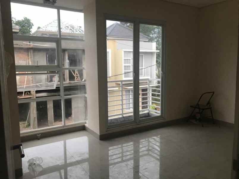 rumah jl raya kranggan