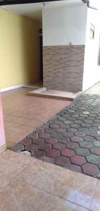 rumah logam