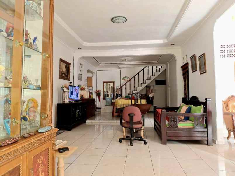 rumah lokasi strategis di komplek al jatibening