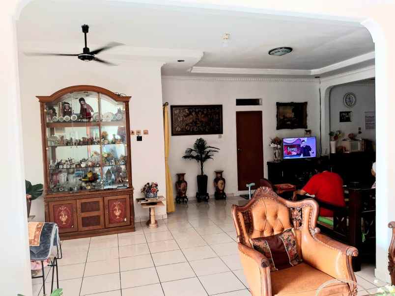 rumah lokasi strategis di komplek al jatibening