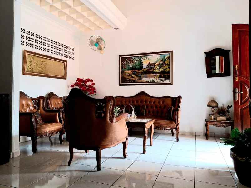 rumah lokasi strategis di komplek al jatibening