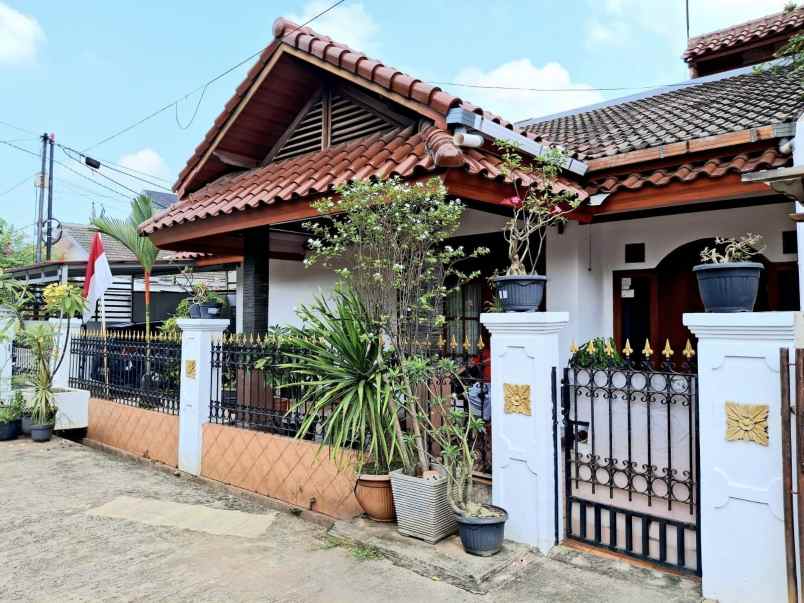 rumah lokasi strategis di komplek al jatibening