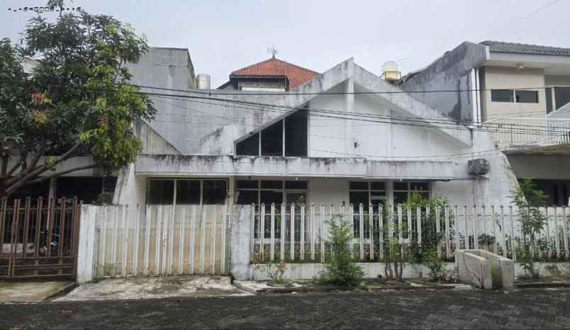 rumah manyar kertoadi strategis garasi carport