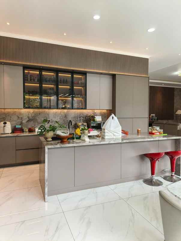 rumah mewah asri siap huni di setiabudi bnadung utara