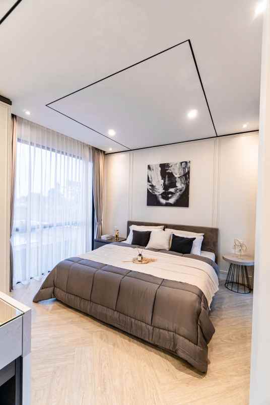 rumah mewah dengan private lift di depok