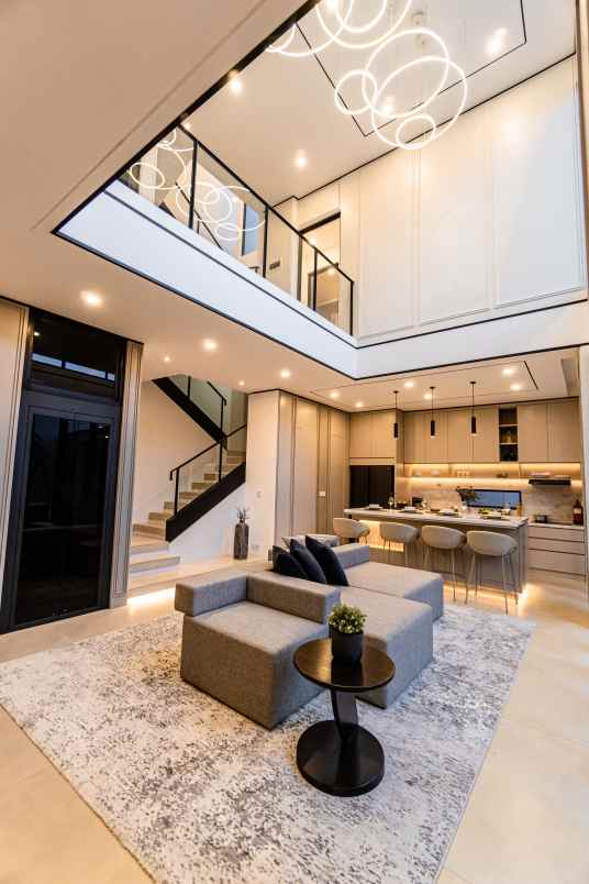 rumah mewah dengan private lift di depok