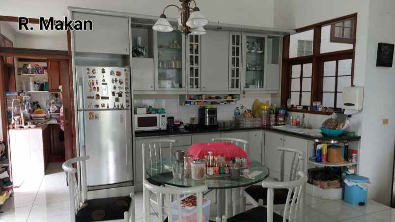 rumah mewah semi furnished hook di sayap pasteur