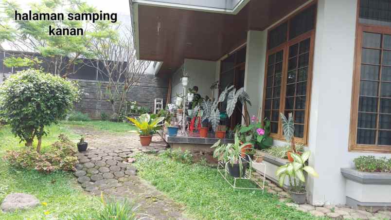 rumah mewah semi furnished hook di sayap pasteur