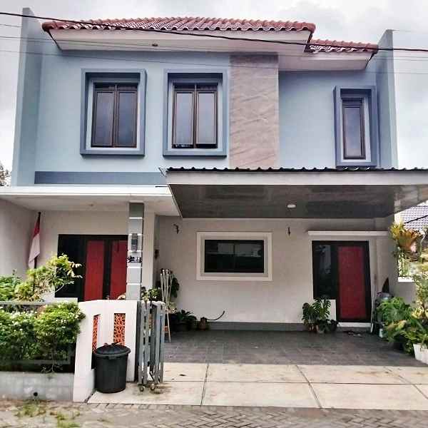 rumah mewah siap huni dalam perumahan di maguwoharjo