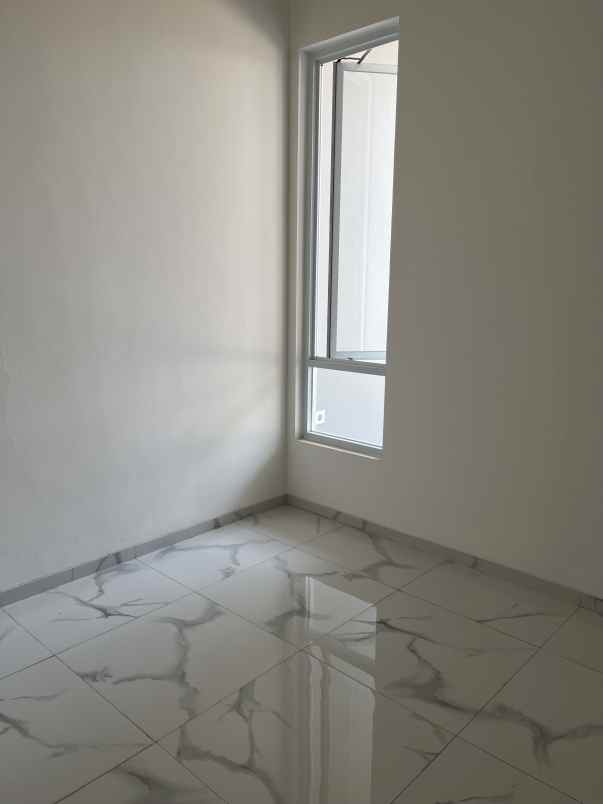 rumah minimalis 2 lantai di mampang depok