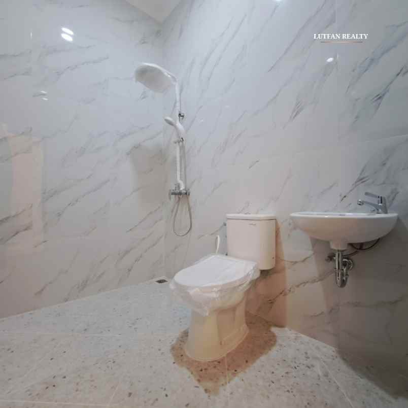 rumah modern minimalis pejaten barat