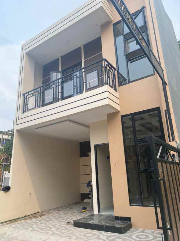 rumah murah dengan 4 kamar tidur di depok