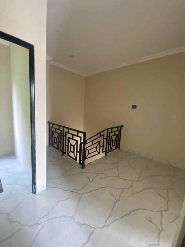 rumah murah dengan 4 kamar tidur di depok