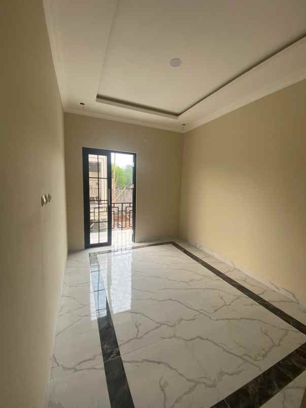 rumah murah dengan 4 kamar tidur di depok