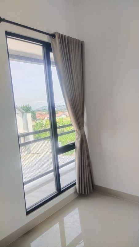 rumah nuansa villa dekat kota baru parahyangan