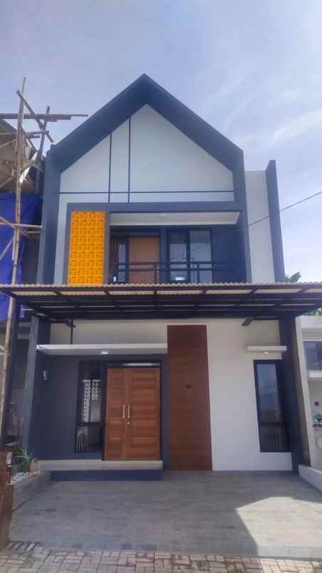 rumah nuansa villa dekat kota baru parahyangan