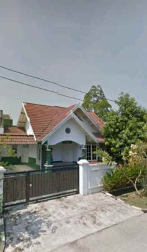 rumah ok bebas banjir di jatiwaringin asri