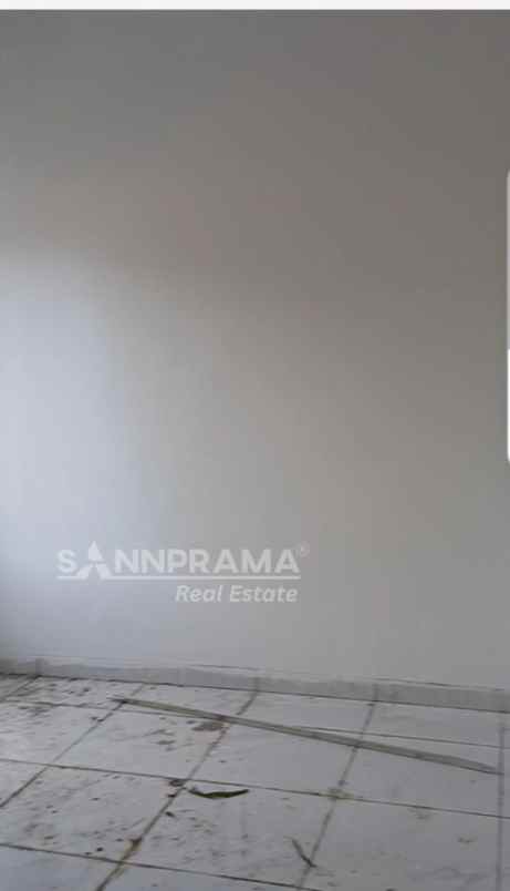 rumah rasa villa dengan tanah luas di serang ash