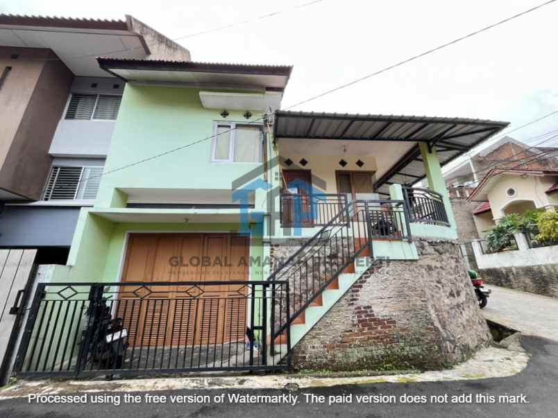 rumah sariwangi regency hook lingkungan nyaman