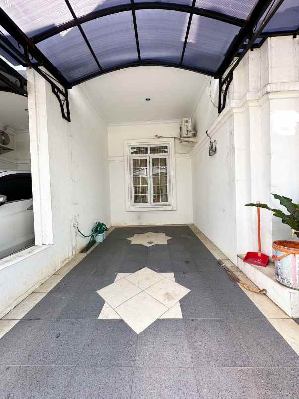 rumah secon 2 lantai di ceger cipayung jakarta timur