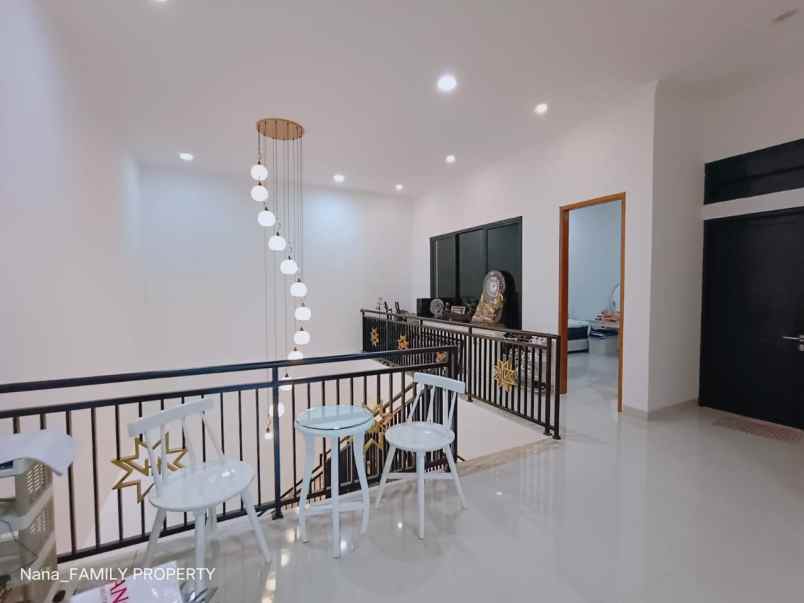 rumah second 2 lantai di joglo