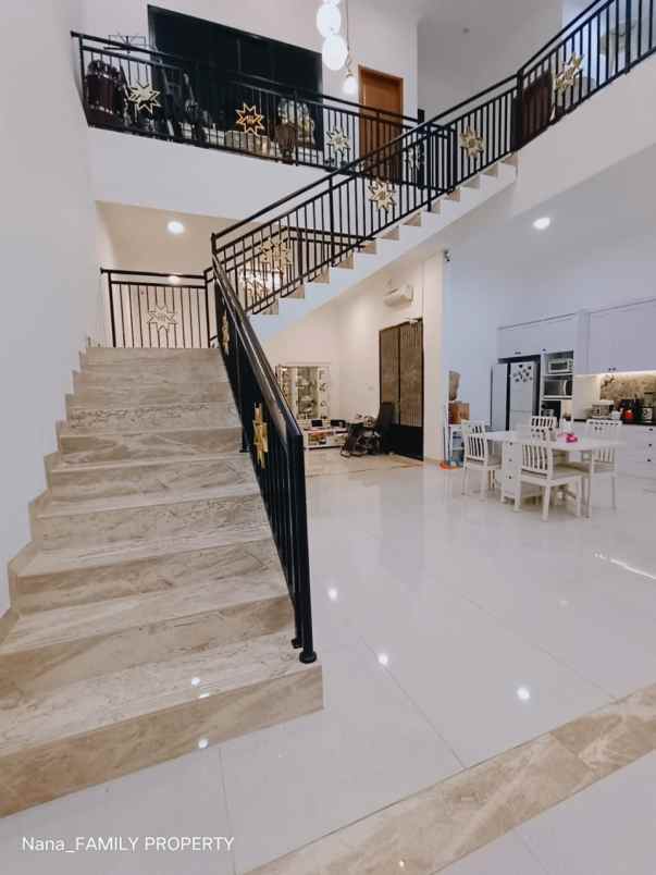 rumah second 2 lantai di joglo