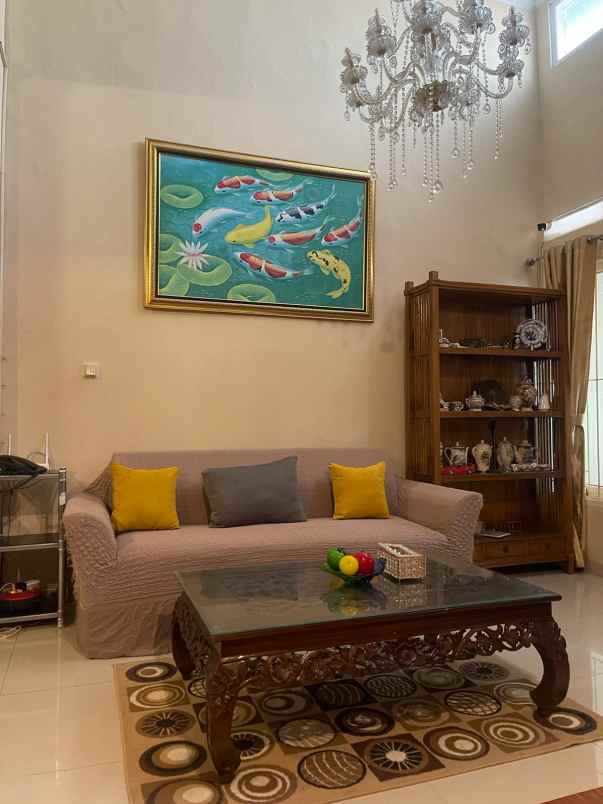 rumah second apik terawat dekat pintu tol ciputat