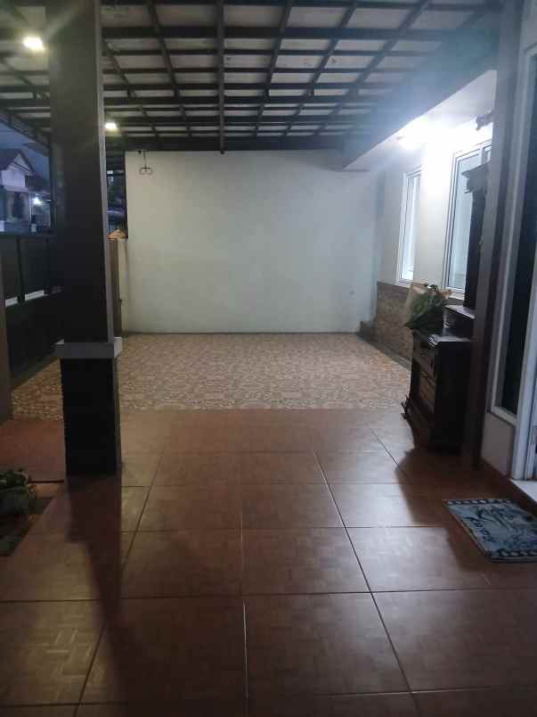 rumah second cantik di bella casa residence depok