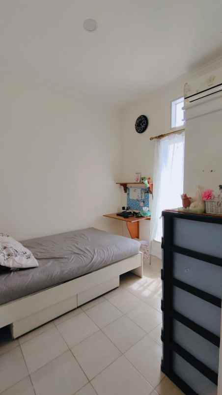 rumah second layak huni posisi hook di nusaloka bsd