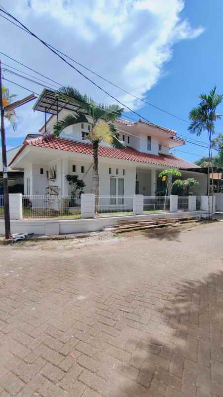 rumah second layak huni posisi hook di nusaloka bsd