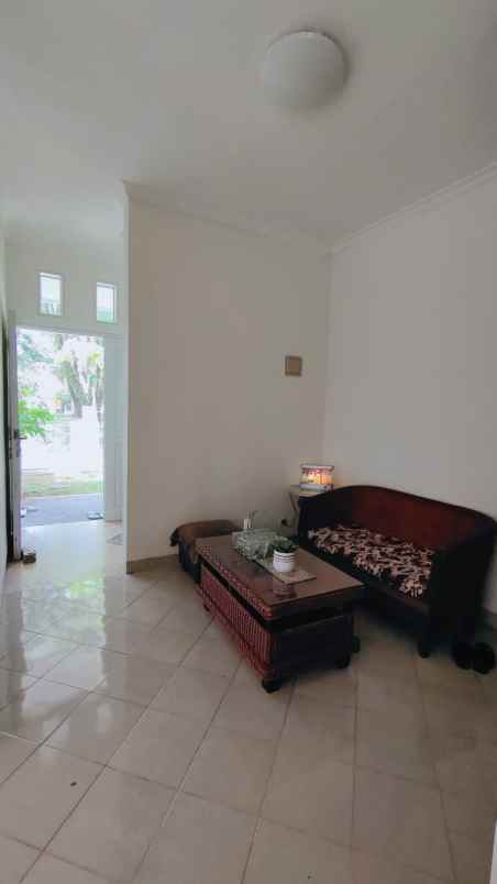 rumah second layak huni posisi hook di nusaloka bsd