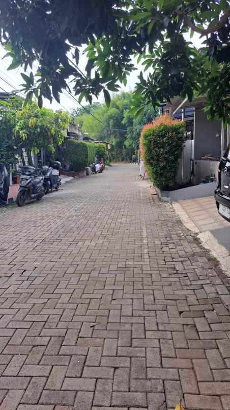 rumah second minimalis terawat di puri depok mas