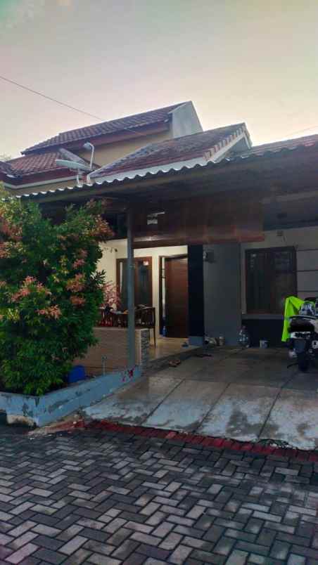 rumah second minimalis terawat di puri depok mas