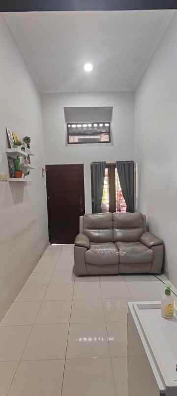 rumah second minimalis terawat di puri depok mas