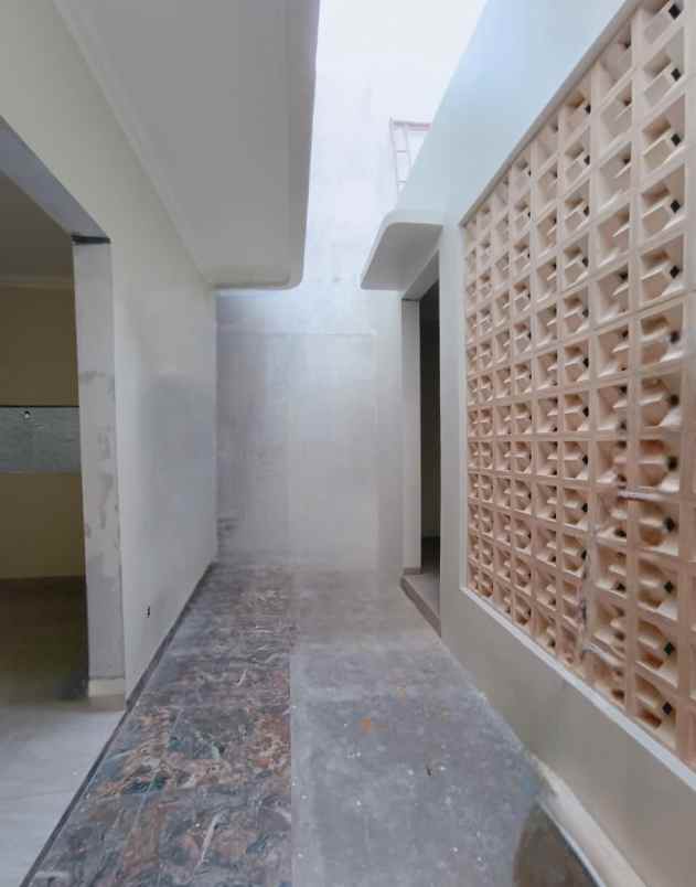 rumah siap huni di kelapa dua kebon jeruk jakbar