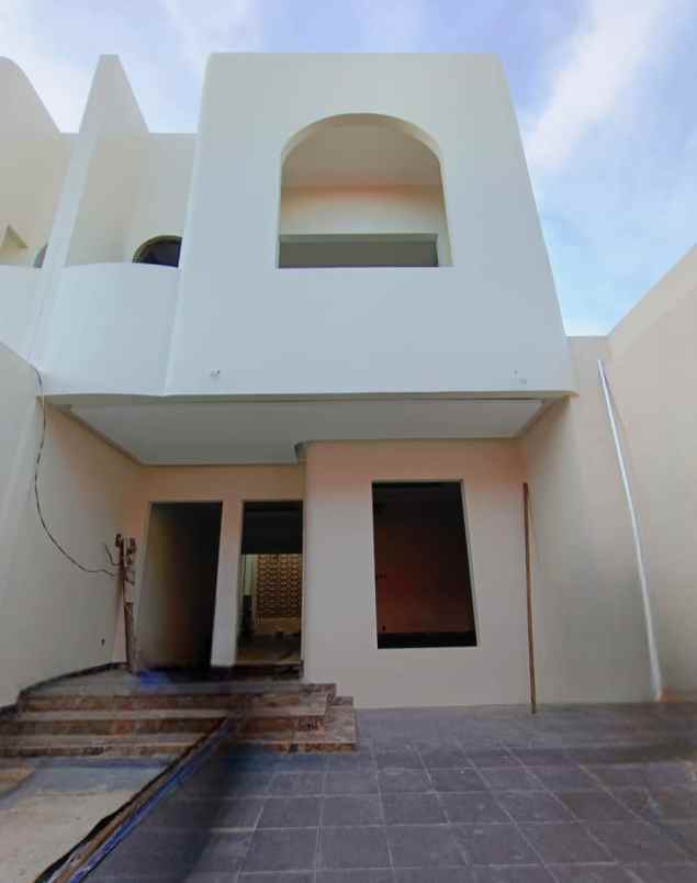 rumah siap huni di kelapa dua kebon jeruk jakbar