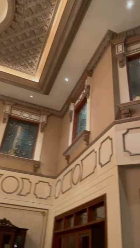 rumah strategis di menteng 100 meter ke taman suropati