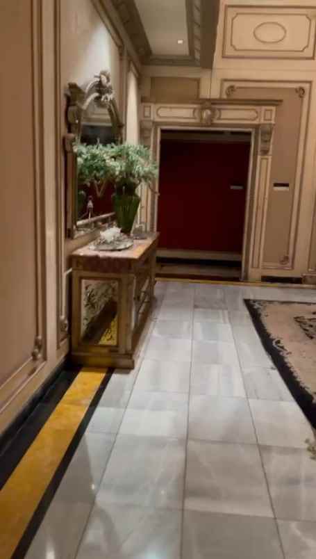 rumah strategis di menteng 100 meter ke taman suropati