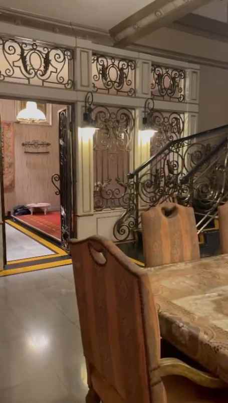 rumah strategis di menteng 100 meter ke taman suropati