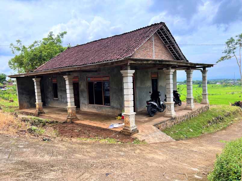 rumah strategis siap huni kerjo karanganyar