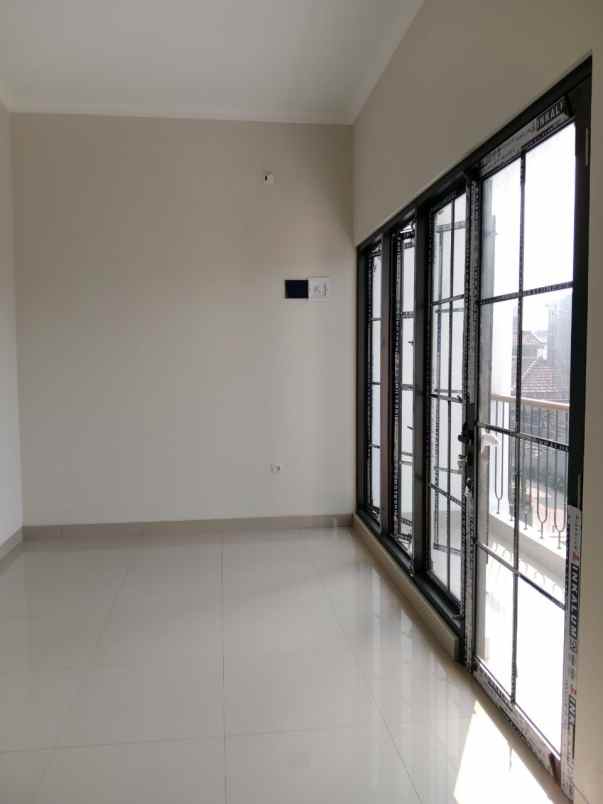 rumah tingkat murah di bekasi