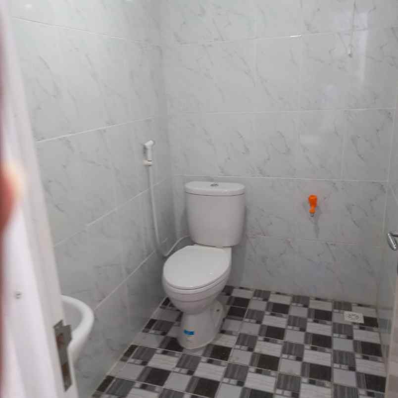 sewa rumah toko di cengkareng barat jakarta barat