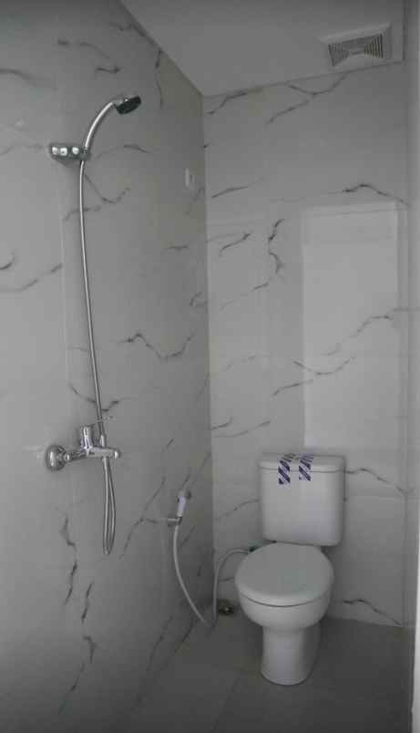 townhouse keren siap huni berhadiah banyak