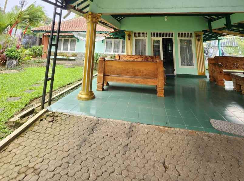 villa classic minimalis di sebelah kota bunga cipanas