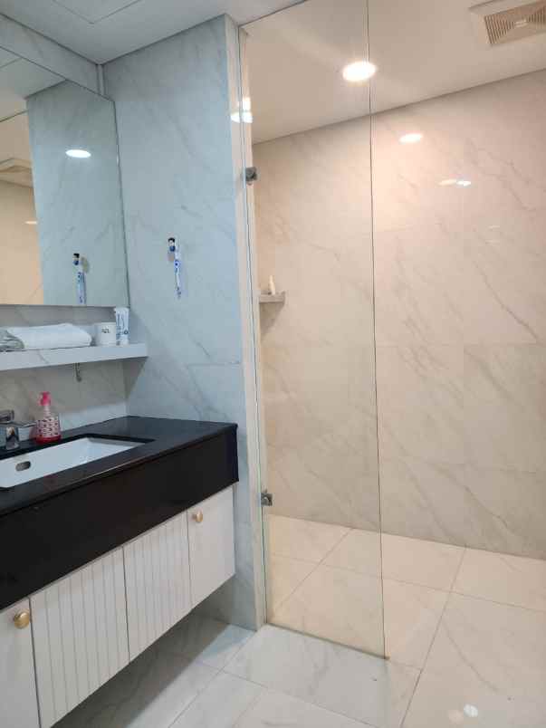 dijual apartemen mewah vertu ciputra world surabaya